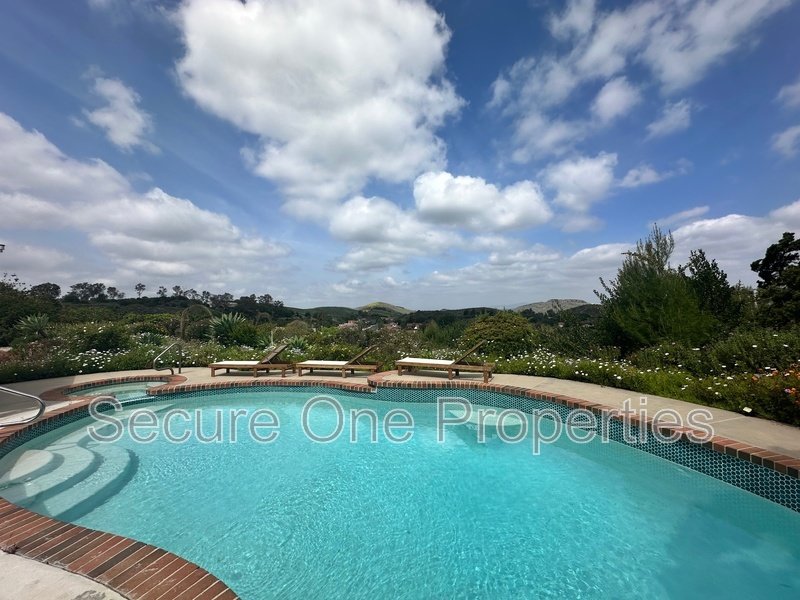 Stunning Thousand Oaks Pool Home with Panoramic Mountain Views! property image