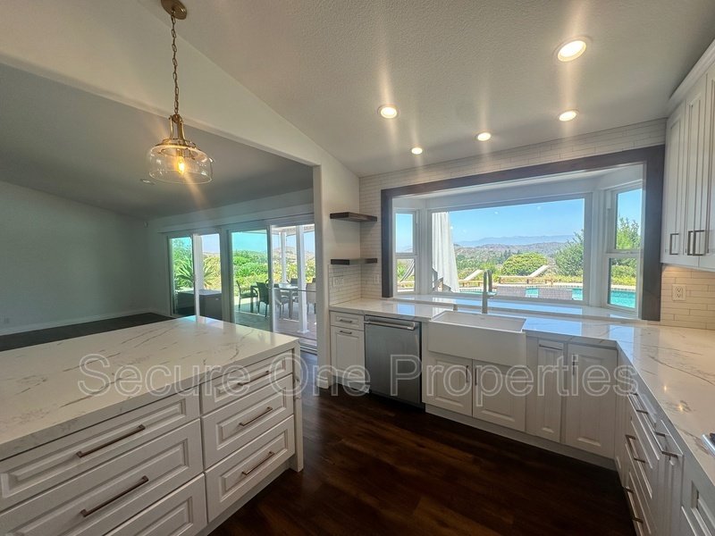 Stunning Thousand Oaks Pool Home with Panoramic Mountain Views! property image