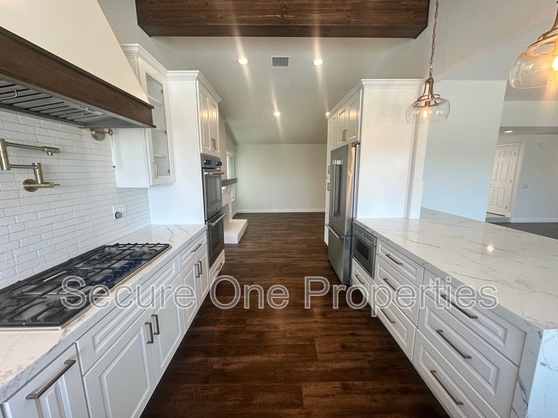 Stunning Thousand Oaks Pool Home with Panoramic Mountain Views! property image