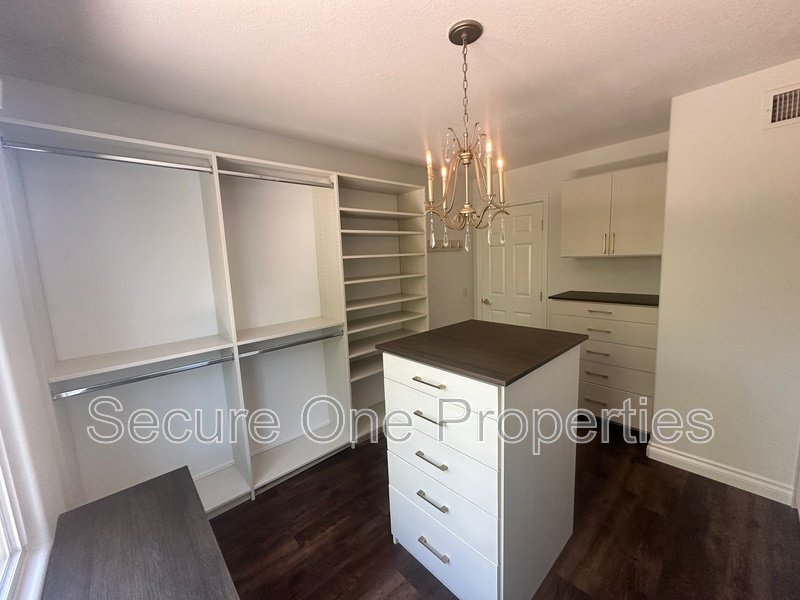 Stunning Thousand Oaks Pool Home with Panoramic Mountain Views! property image