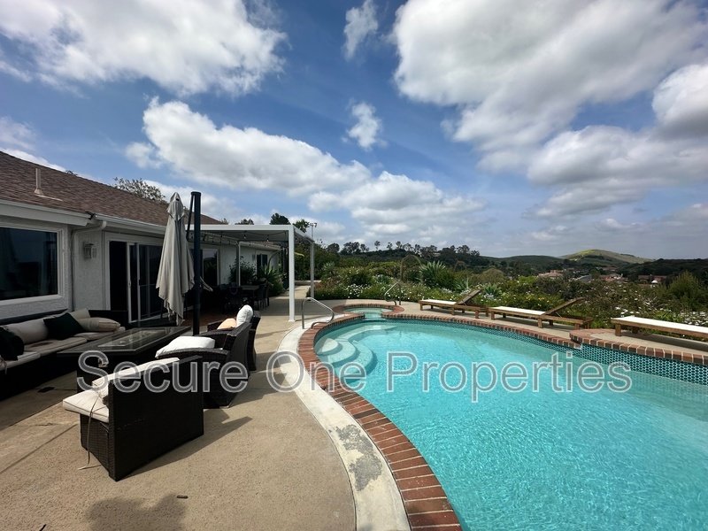 Stunning Thousand Oaks Pool Home with Panoramic Mountain Views! property image