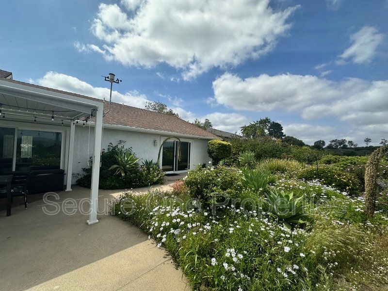 Stunning Thousand Oaks Pool Home with Panoramic Mountain Views! property image