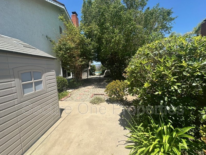 Stunning Thousand Oaks Pool Home with Panoramic Mountain Views! property image