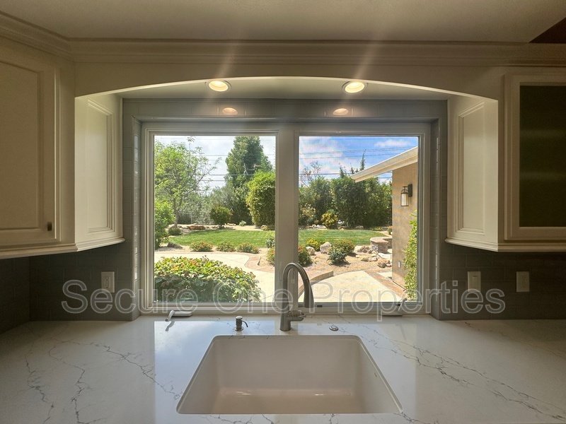 Beautifully Remodeled Thousand Oaks Single Story! property image
