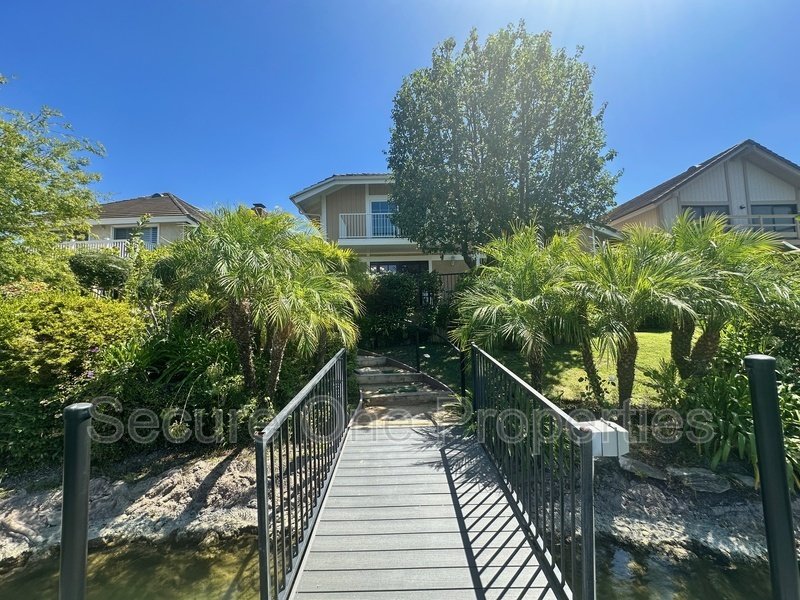 Beautiful Waterfront Home On The Westlake Island! property image
