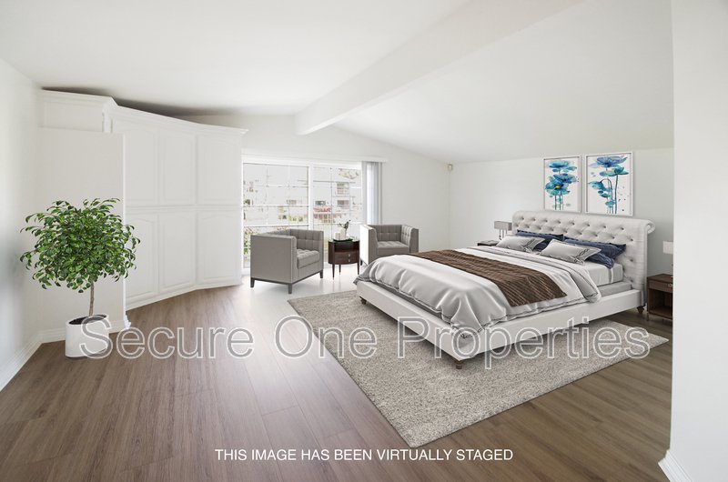 Beautiful Waterfront Home On The Westlake Island! property image