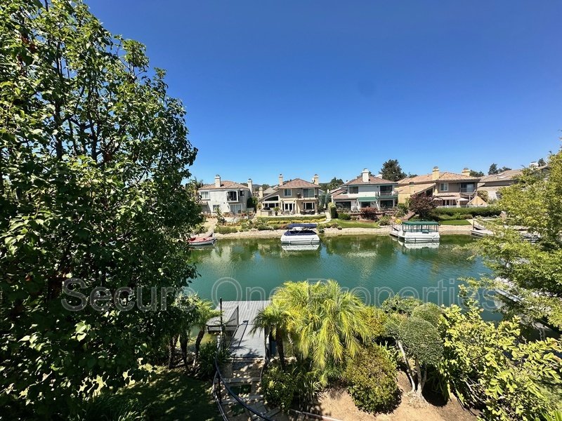 Beautiful Waterfront Home On The Westlake Island! property image