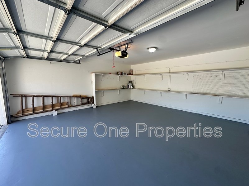 Beautiful Waterfront Home On The Westlake Island! property image