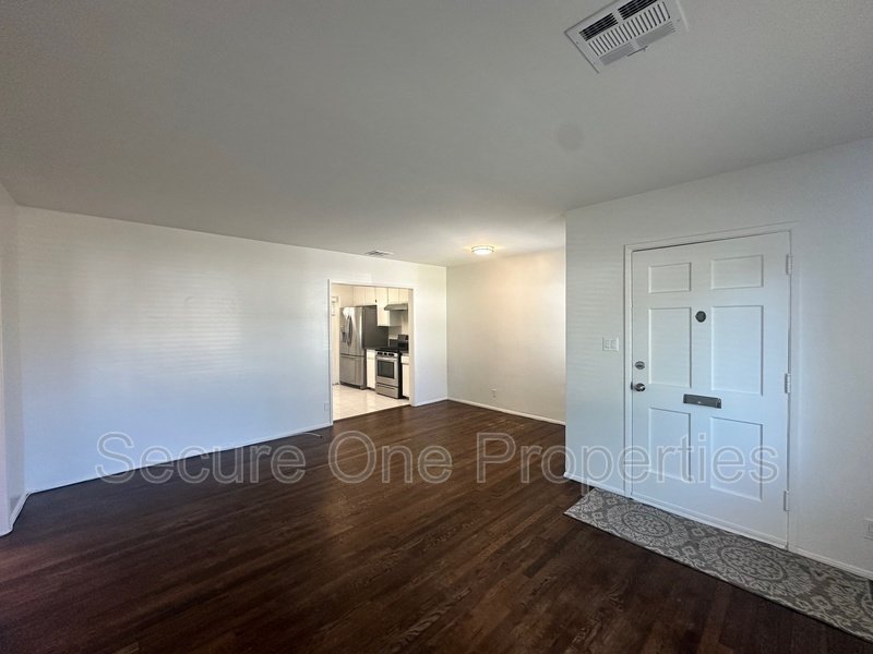 Charming Encino Home Loaded With Upgrades! property image