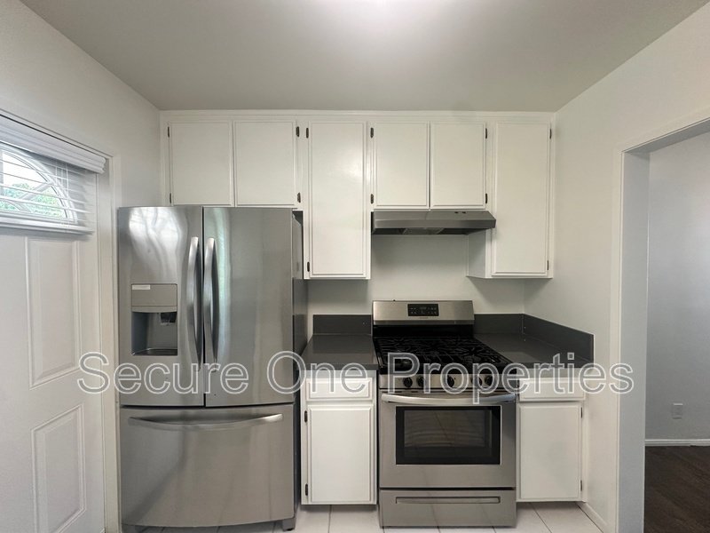 Charming Encino Home Loaded With Upgrades! property image