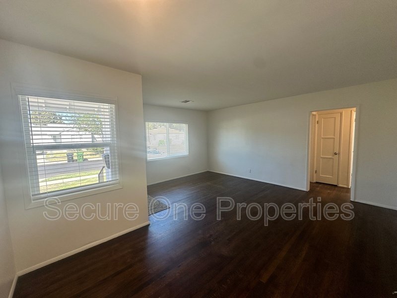Charming Encino Home Loaded With Upgrades! property image