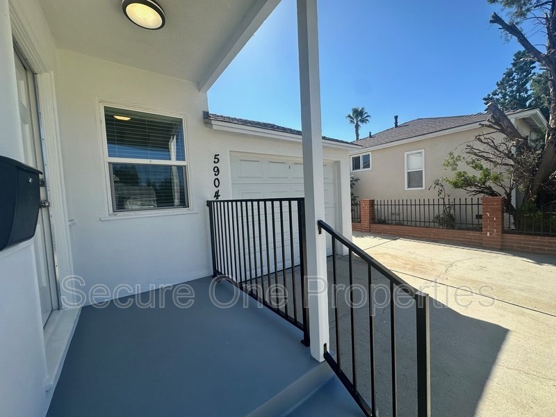 Charming Encino Home Loaded With Upgrades! property image