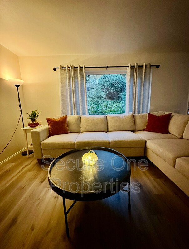 Updated 3 bedroom END UNIT Condo in Wildwood! property image