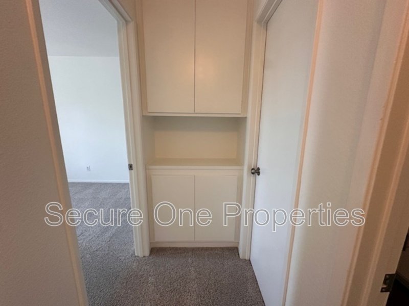 Updated 3 bedroom END UNIT Condo in Wildwood! property image