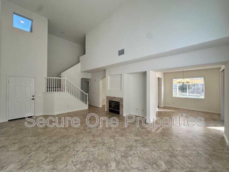 Westlake Village Home with 4 bedrooms and Stunning views! property image