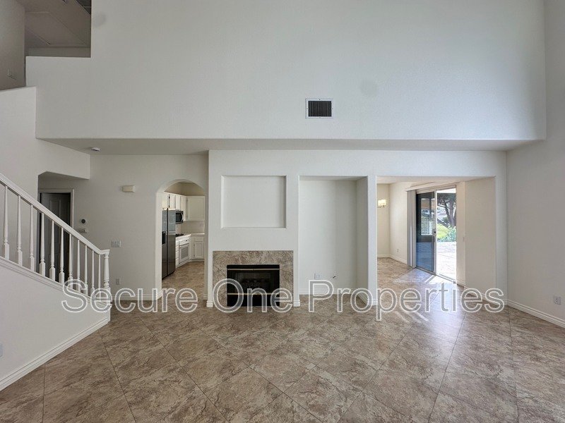 Westlake Village Home with 4 bedrooms and Stunning views! property image