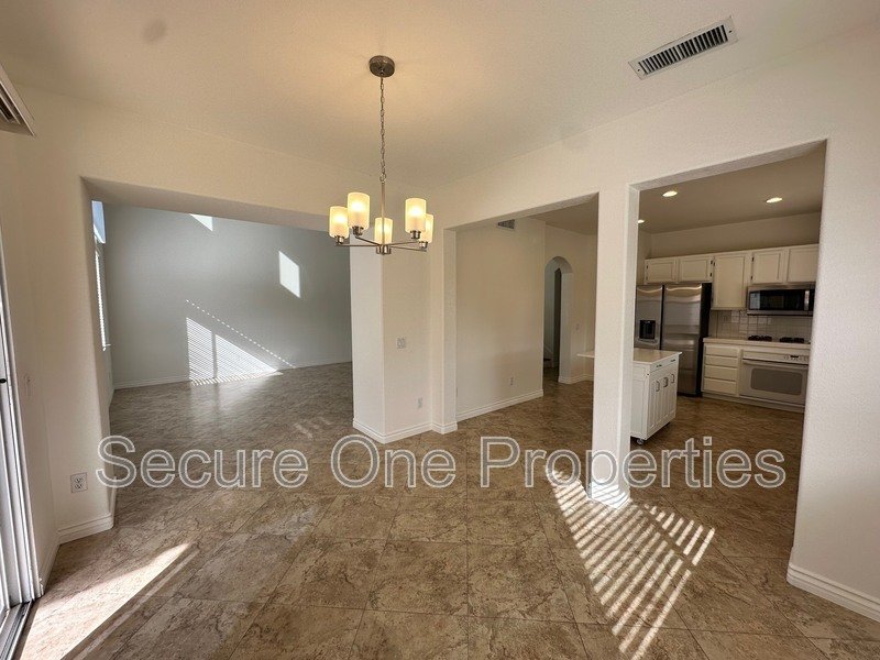 Westlake Village Home with 4 bedrooms and Stunning views! property image