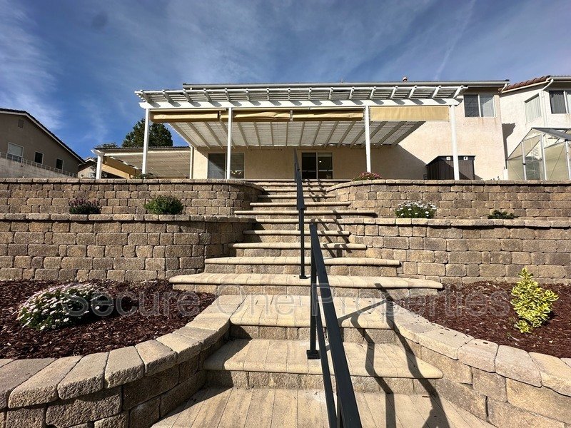 Westlake Village Home with 4 bedrooms and Stunning views! property image