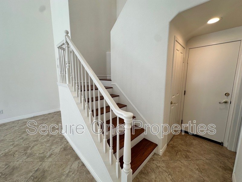 Westlake Village Home with 4 bedrooms and Stunning views! property image