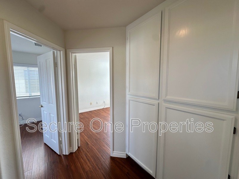 Westlake Village Home with 4 bedrooms and Stunning views! property image