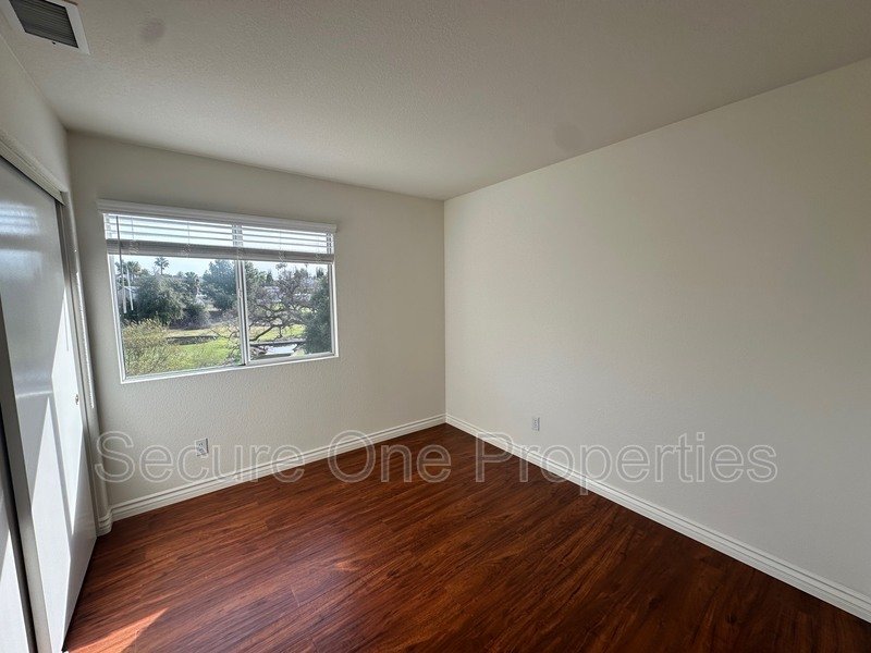 Westlake Village Home with 4 bedrooms and Stunning views! property image