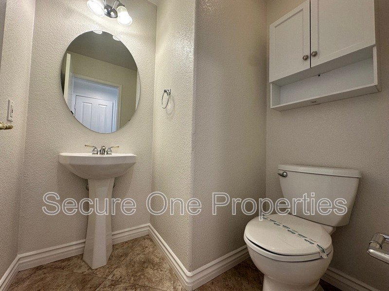 Westlake Village Home with 4 bedrooms and Stunning views! property image