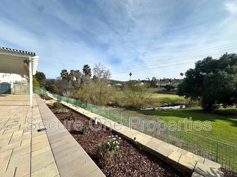 Westlake Village Home with 4 bedrooms and Stunning views! property image