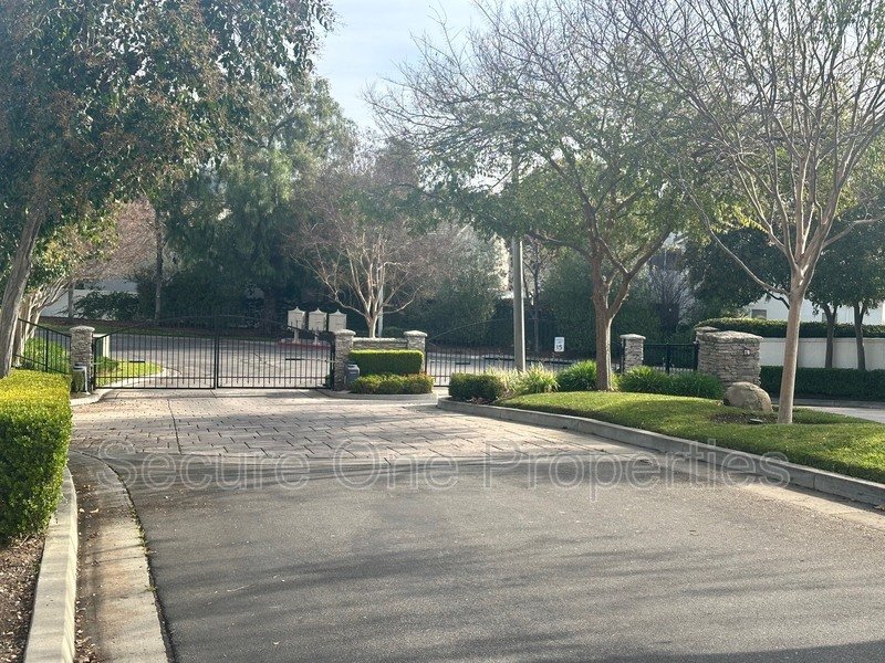 Westlake Village Home with 4 bedrooms and Stunning views! property image