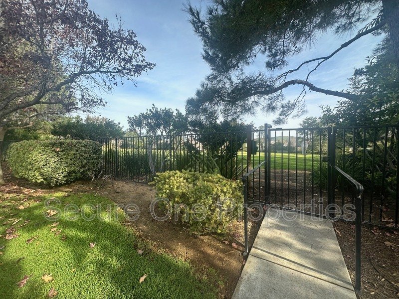 Westlake Village Home with 4 bedrooms and Stunning views! property image