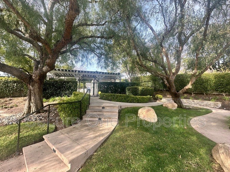 Westlake Village Home with 4 bedrooms and Stunning views! property image