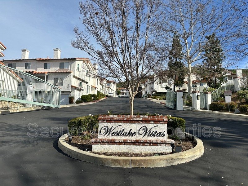 Elegant Thousand Oaks 4-Bedroom Designer Townhome with Hilltop Views! property image