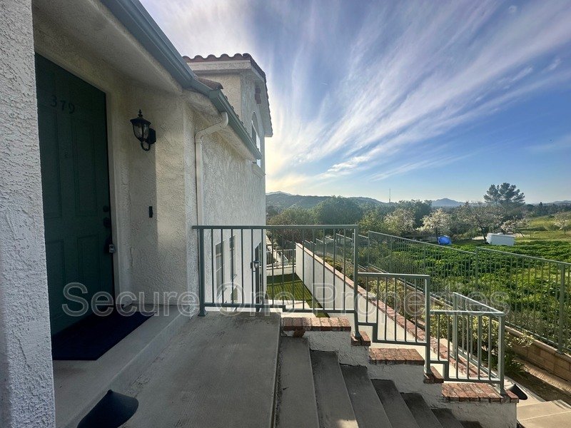 Elegant Thousand Oaks 4-Bedroom Designer Townhome with Hilltop Views! property image