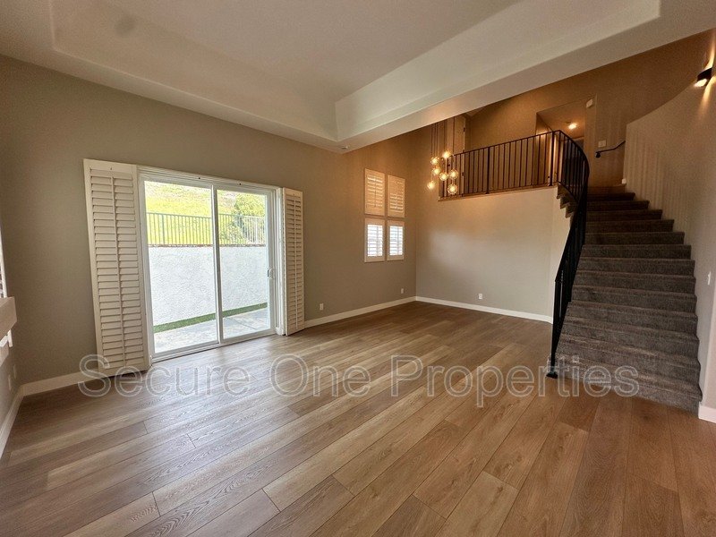 Elegant Thousand Oaks 4-Bedroom Designer Townhome with Hilltop Views! property image