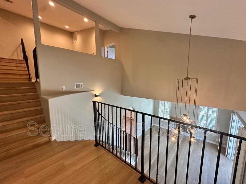 Elegant Thousand Oaks 4-Bedroom Designer Townhome with Hilltop Views! property image