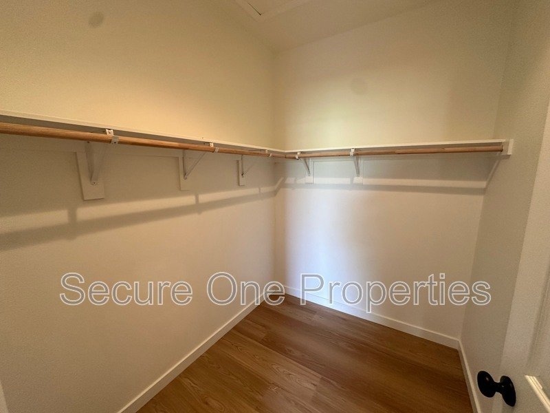 Elegant Thousand Oaks 4-Bedroom Designer Townhome with Hilltop Views! property image