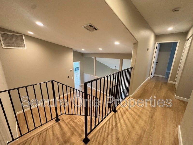 Elegant Thousand Oaks 4-Bedroom Designer Townhome with Hilltop Views! property image