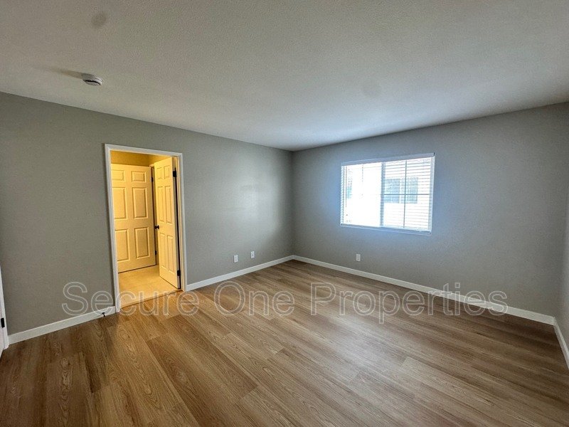 Elegant Thousand Oaks 4-Bedroom Designer Townhome with Hilltop Views! property image