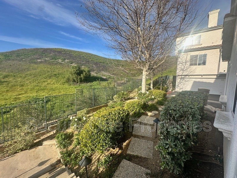 Elegant Thousand Oaks 4-Bedroom Designer Townhome with Hilltop Views! property image