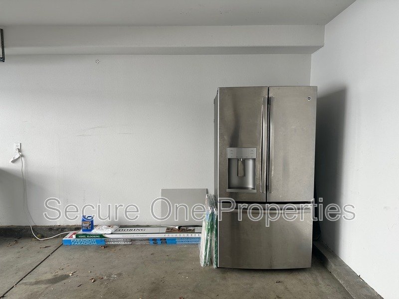 Elegant Thousand Oaks 4-Bedroom Designer Townhome with Hilltop Views! property image