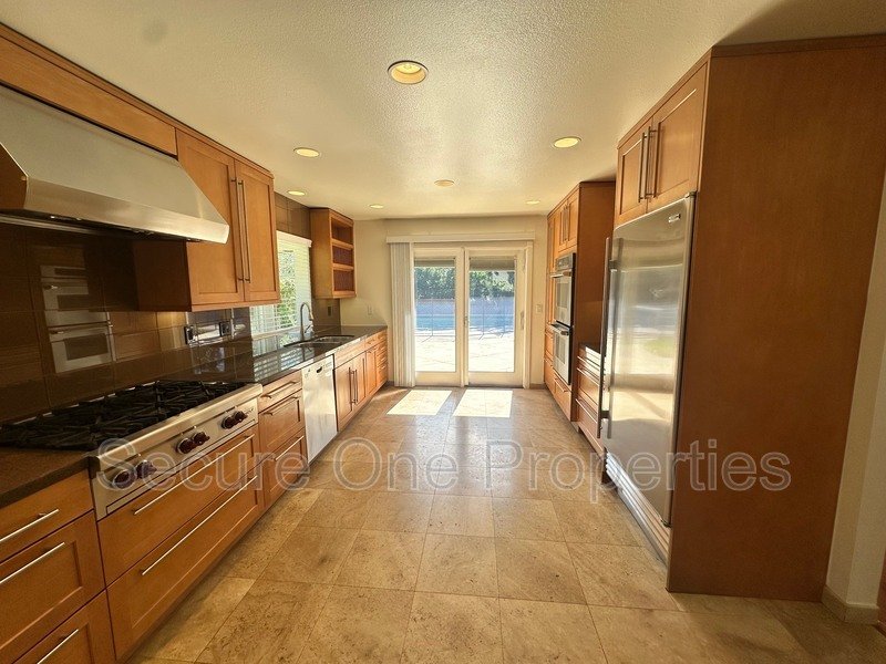 Gorgeous Lynn Ranch Single Story Home with Resort-like Backyard! property image