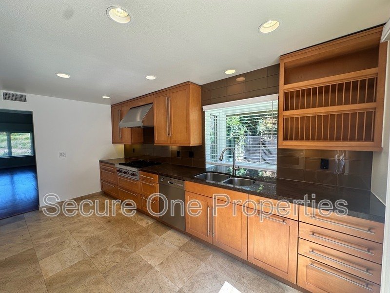 Gorgeous Lynn Ranch Single Story Home with Resort-like Backyard! property image