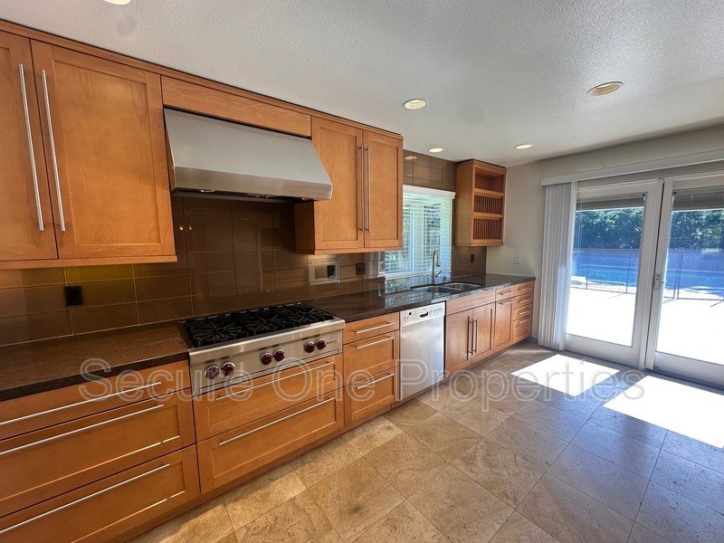 Gorgeous Lynn Ranch Single Story Home with Resort-like Backyard! property image