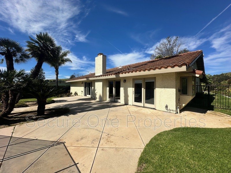 Gorgeous Lynn Ranch Single Story Home with Resort-like Backyard! property image
