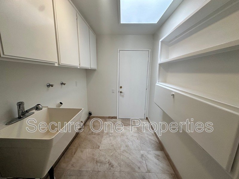 Gorgeous Lynn Ranch Single Story Home with Resort-like Backyard! property image