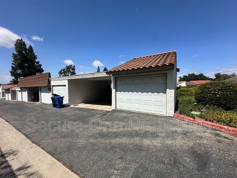 Beautifully Upgraded End Unit Thousand Oaks Townhome! property image