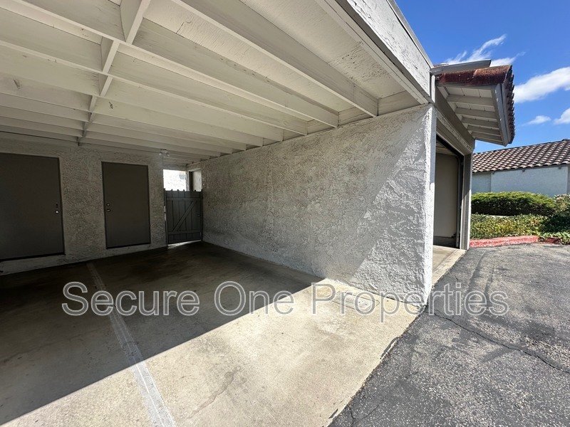 Beautifully Upgraded End Unit Thousand Oaks Townhome! property image