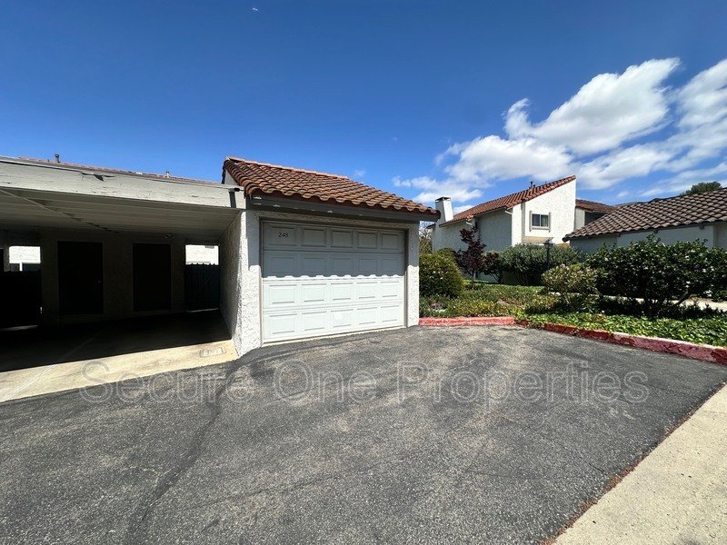 Beautifully Upgraded End Unit Thousand Oaks Townhome! property image