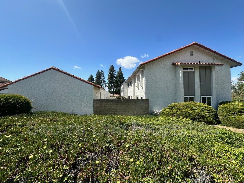Beautifully Upgraded End Unit Thousand Oaks Townhome! property image