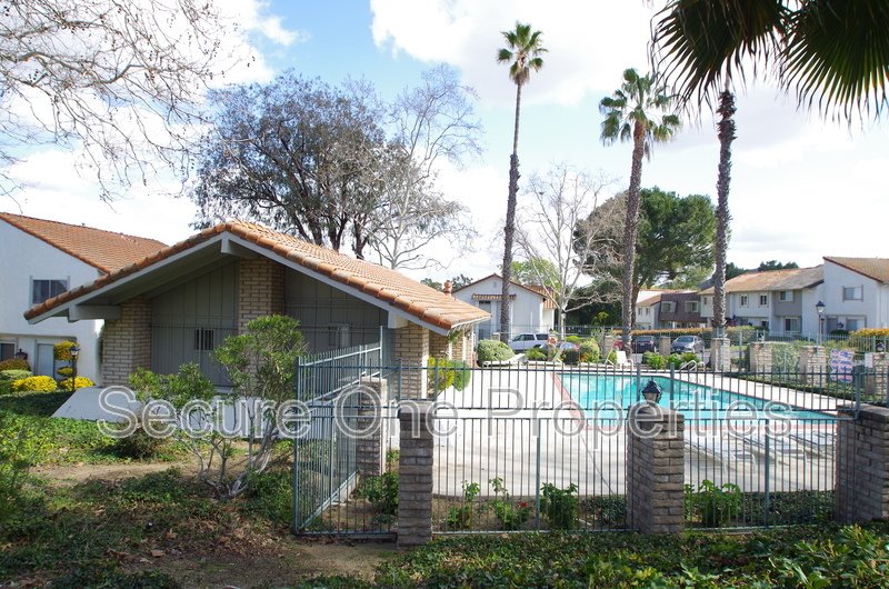Beautifully Upgraded End Unit Thousand Oaks Townhome! property image
