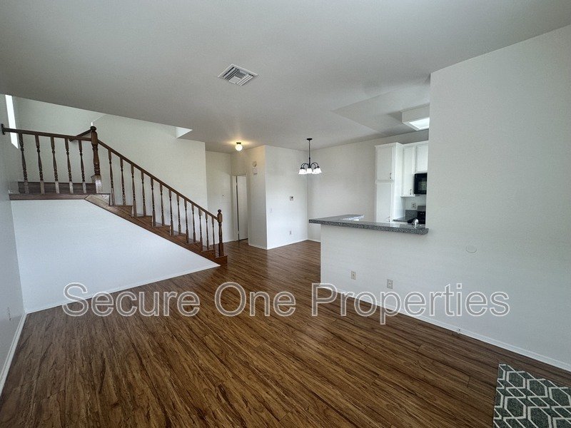 Beautiful Upper Level, Corner Unit Condo! property image